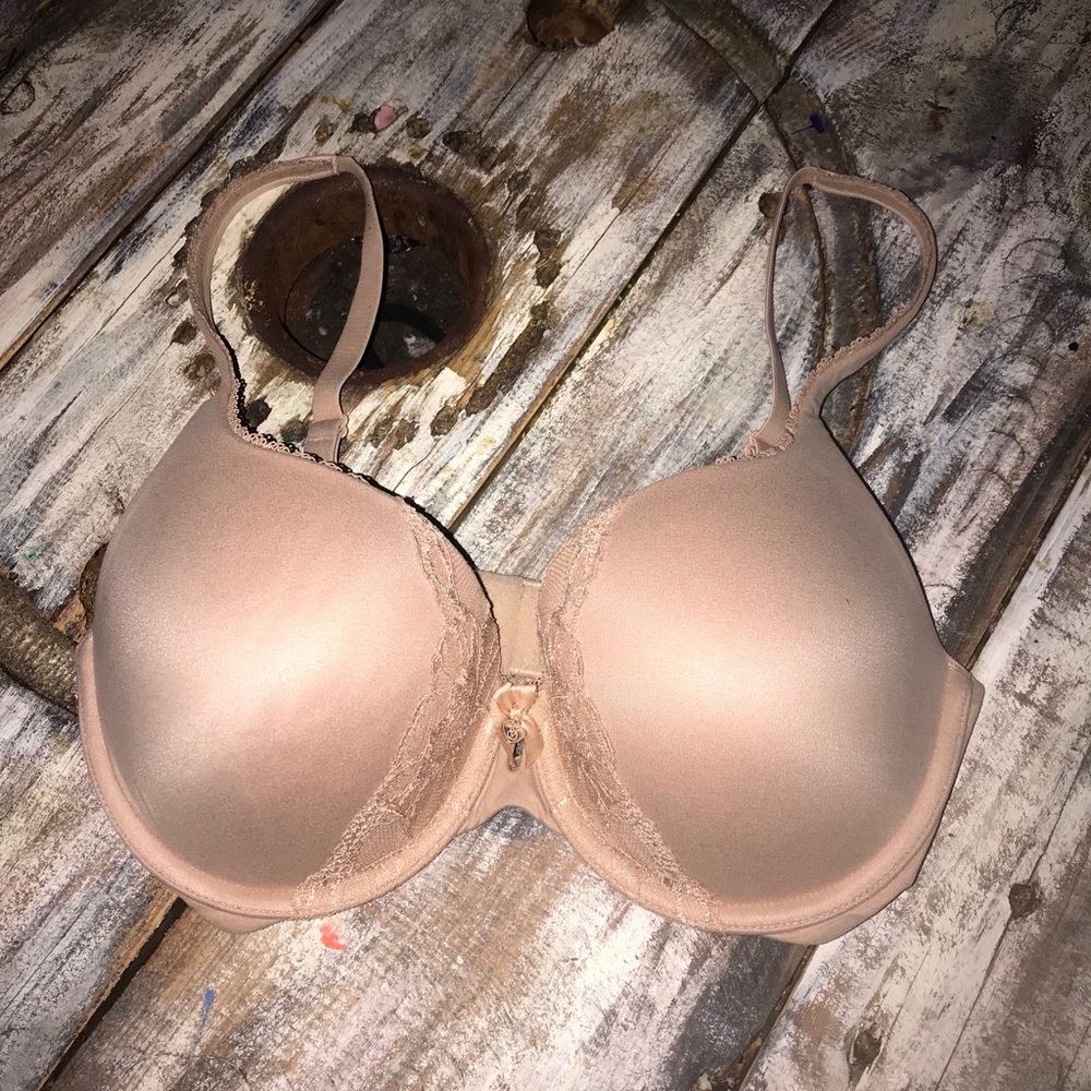 Like new Victoria’s Secret push up bra